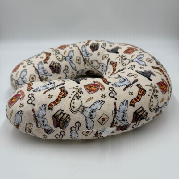 Wizarding World Harry Potter Neck Pillow Travel Airplane Glasses Books Broom Owl - Picture 3 of 9
